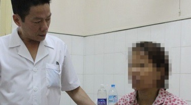 18 y bac si bi phoi nhiem HIV sau ca mo dac biet hinh anh