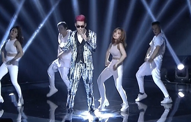 Huu Toan gay an tuong manh voi 'Dong cuoi' hinh anh