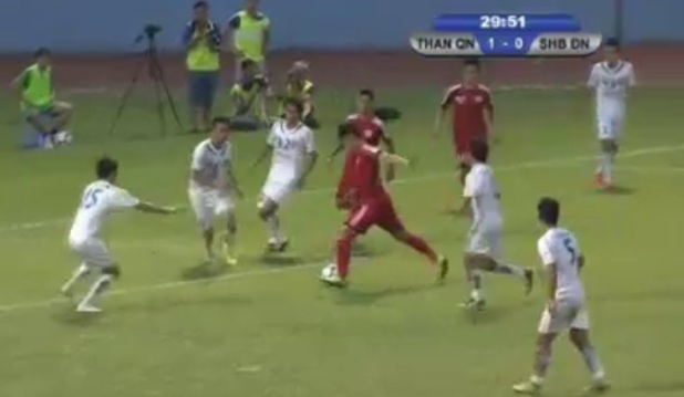 Ban thang duy nhat cua Mac Hong Quan vao luoi SHB Da Nang hinh anh