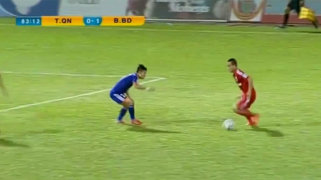 Video ban thang giup Binh Duong tro lai ngoi dau hinh anh