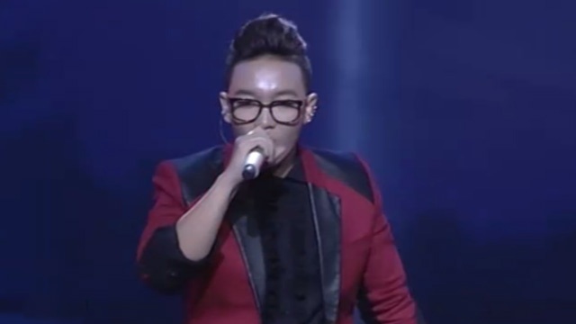 Hoang Dung the hien ca khuc 'Khong phai dang vua dau' hinh anh