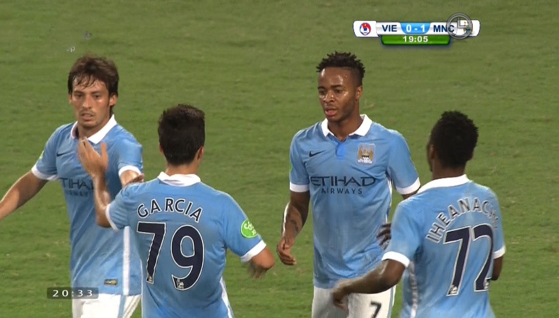 Pha cua long ghi ban dep mat cua Sterling hinh anh