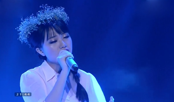 Phung Khanh Linh voi  'Co gai den tu hom qua' hinh anh