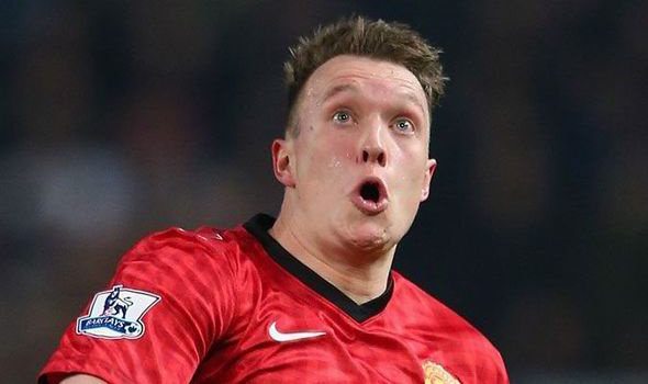 Tinh huong Phil Jones bi qua mat khien M.U nhan ban thua hinh anh