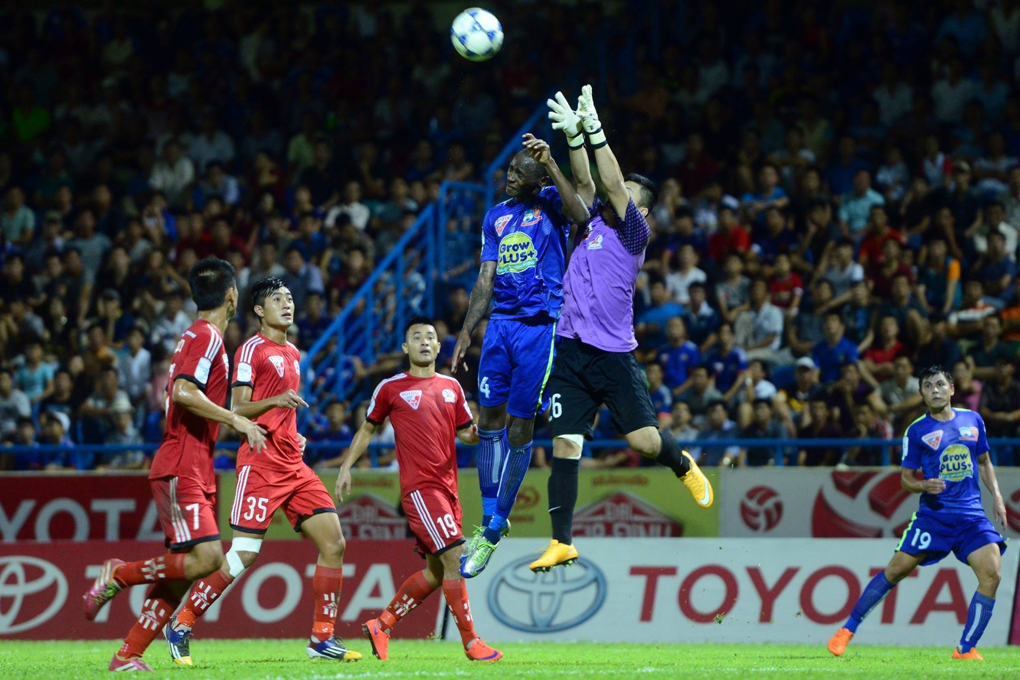 Tong hop tran dau: Hoang Anh Gia Lai 1-1 Can Tho hinh anh