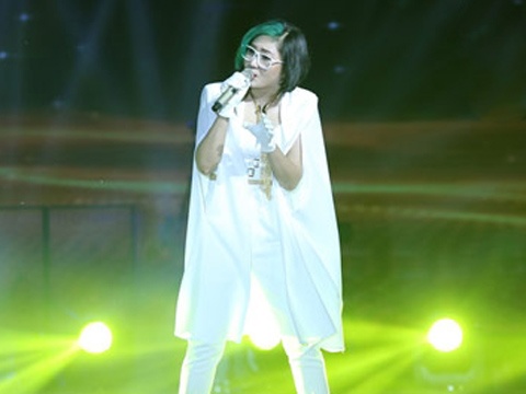 Vicky Nhung the hien ca khuc 'Tim' day sau lang hinh anh