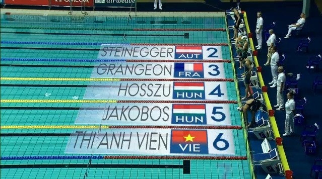 Khoanh khac gianh huy chuong bac Cup the gioi cua Anh Vien hinh anh