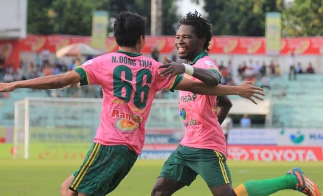 Tong hop tran dau: Dong Thap 1-0 Hoang Anh Gia Lai hinh anh