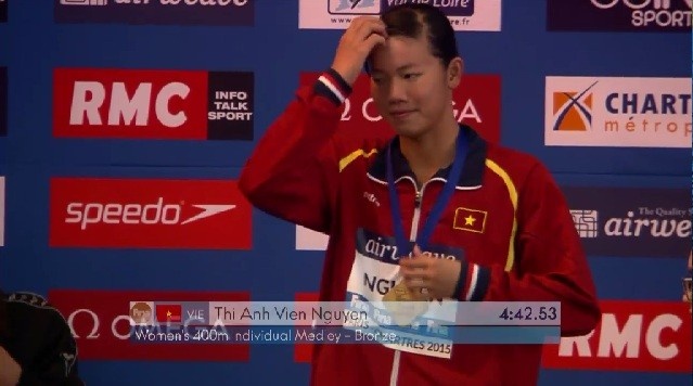 Video phan thi 400 m hon hop cua Anh Vien o Cup the gioi hinh anh