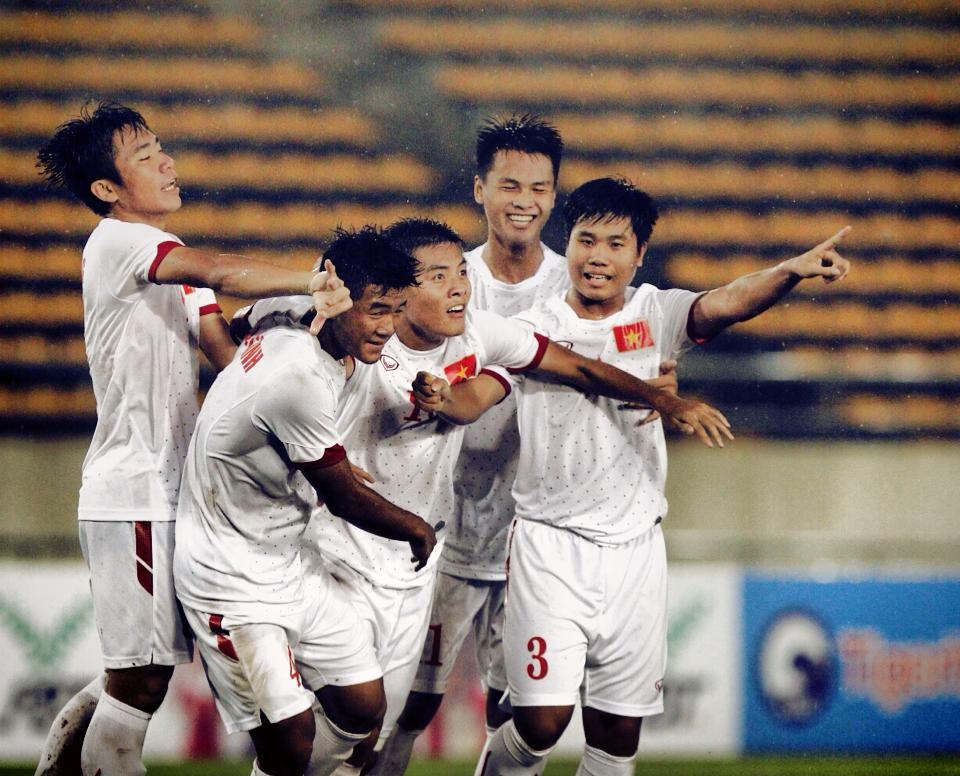 Tong hop tran dau: U19 Viet Nam 2-0 U19 Myanmar hinh anh