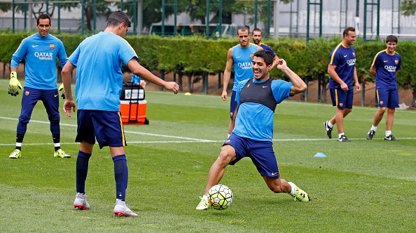 Cau thu Barca hao hung tap luyen truoc tran gap Atletico hinh anh