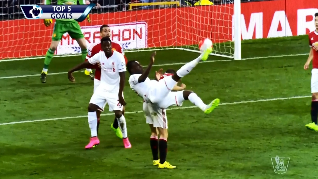 Sieu pham cua Benteke dan dau vong 5 Ngoai hang Anh hinh anh