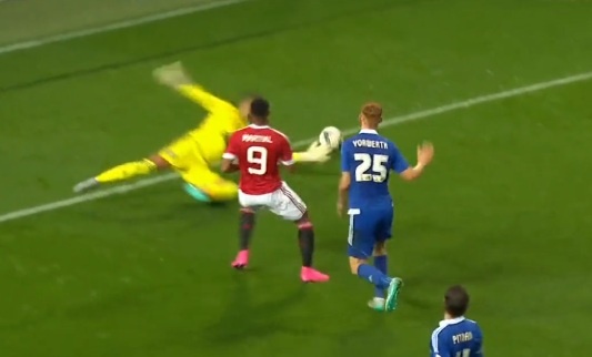 Pha di chuyen va dut diem khon kheo cua Martial hinh anh