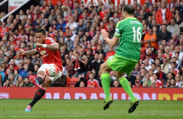 Depay ghi ban sau duong chuyen cua Mata hinh anh