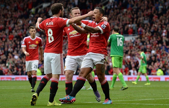 Rooney ghi ban sau no luc cua Anthony Martial hinh anh