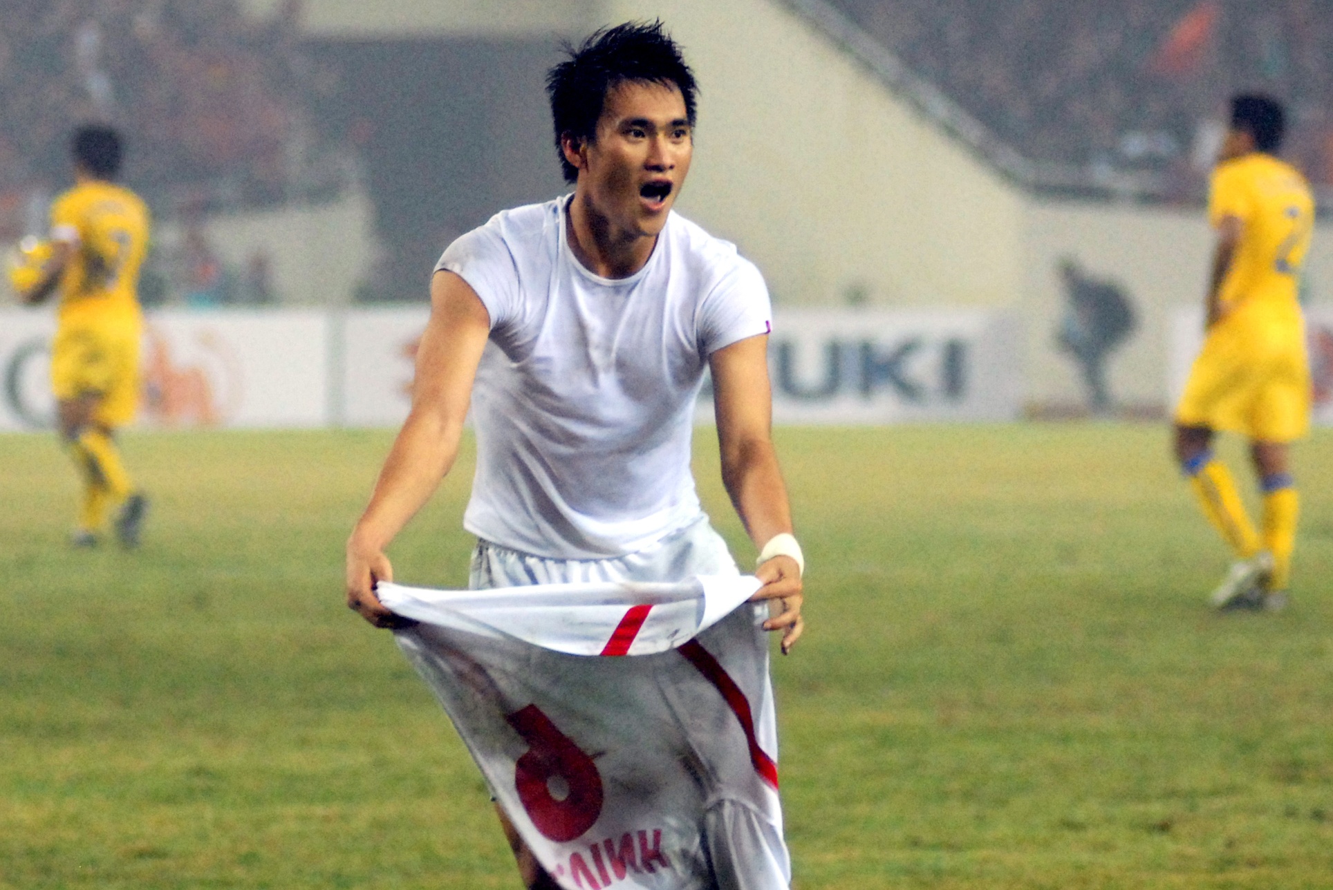 Viet Nam thang Thai Lan 2-1 o chung ket luot di AFF Cup 2008 hinh anh