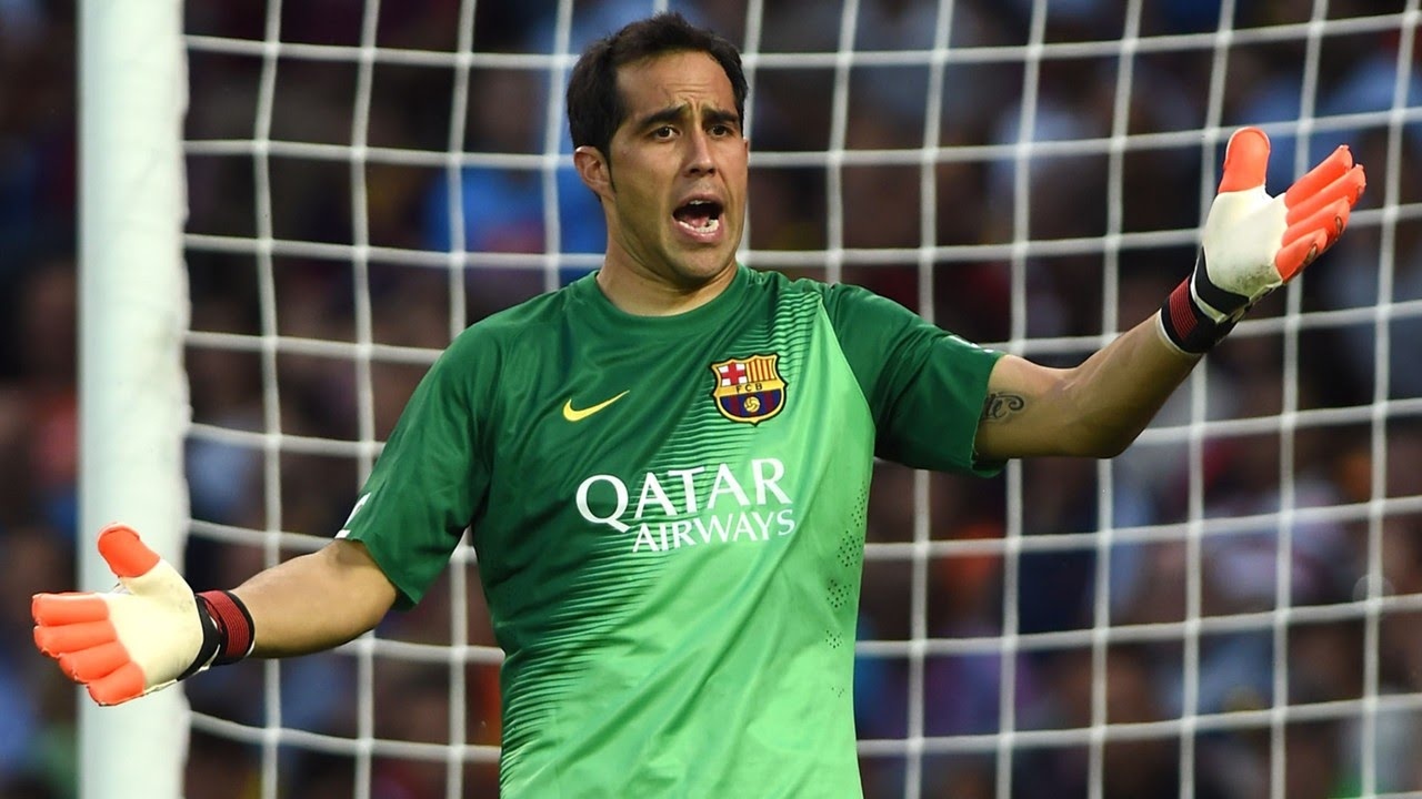 Top 10 pha cuu thua xuat sac cua Claudio Bravo hinh anh