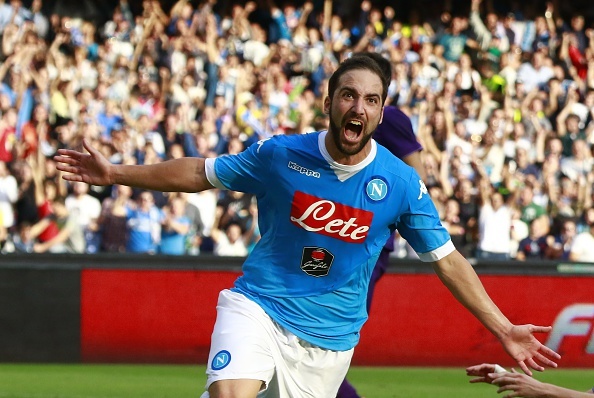 Higuain ghi ban quyet dinh giup Napoli thang Fiorentina hinh anh