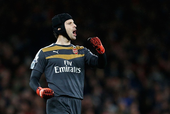 Petr Cech cuu thua an tuong o vong 10 Ngoai hang Anh hinh anh
