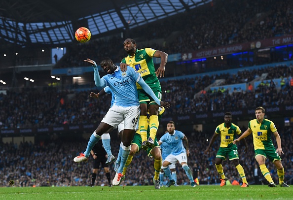 Tong hop tran dau: Manchester City 2-1 Norwich City hinh anh