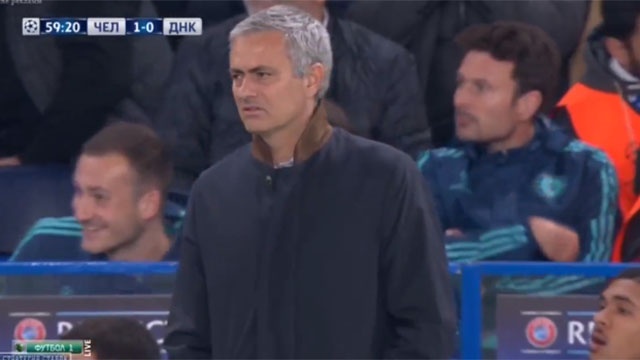 Mourinho than tho sau pha bo lo kho tin cua hoc tro hinh anh