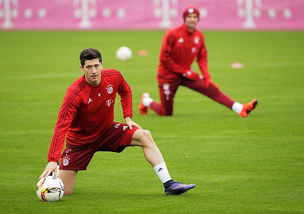 Lewandowski, Thiago dua nhau bieu dien ky thuat hinh anh