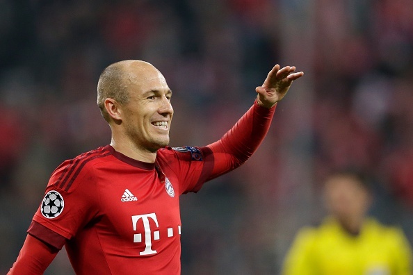 Pha ghi ban bang bung cua Robben hinh anh