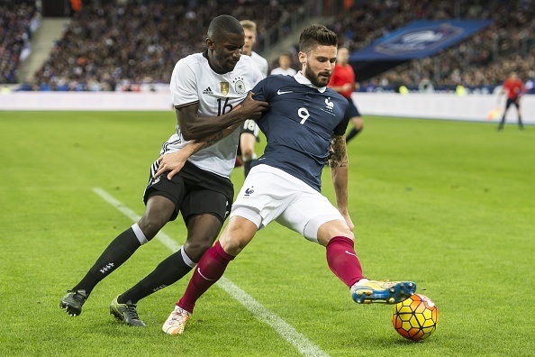 Tong hop tran dau: DT Phap 2-0 DT Duc hinh anh