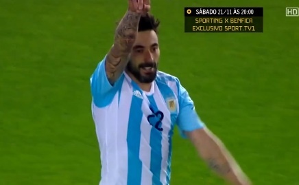 Lavezzi ghi ban sau pha phan cong nhanh hinh anh