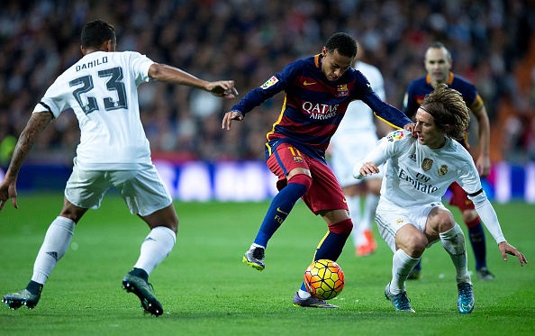 Man trinh dien cua Neymar khien cau thu Real nong mat hinh anh