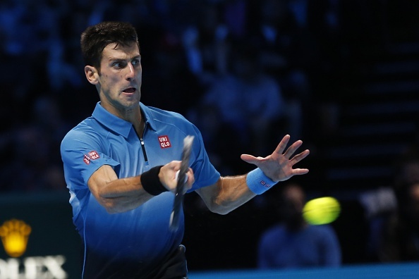 Federer bat luc truoc cu thuan tay cua Djokovic hinh anh