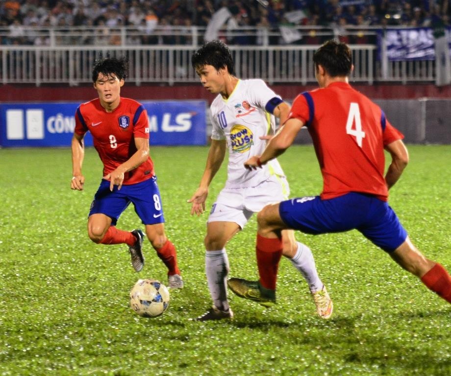 Cong Phuong di bong va dut diem tuyet dep hinh anh