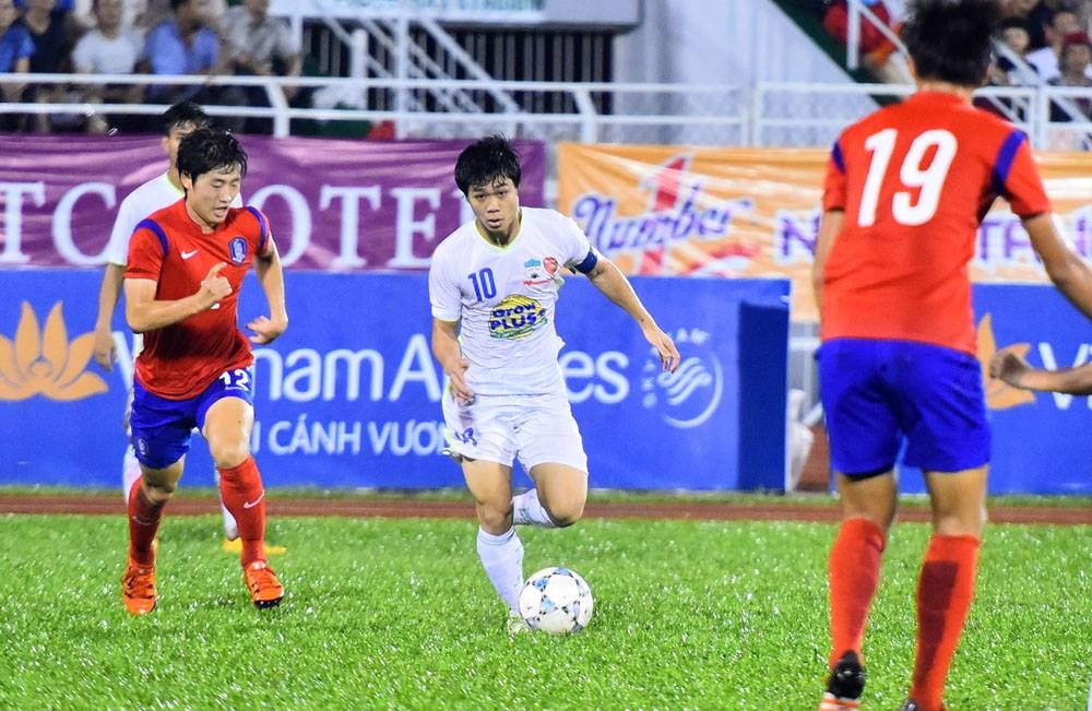 Man trinh dien bung no cua Cong Phuong truoc U19 Han Quoc hinh anh