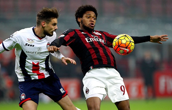 AC Milan danh bai Crotone sau 120 phut hinh anh