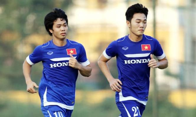 VFF hop ban ve tuong lai cua Miura va bong da VN hinh anh