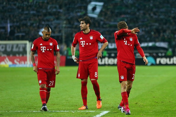 Bayern Munich bat ngo thua 1-3 truoc Monchengladbach hinh anh