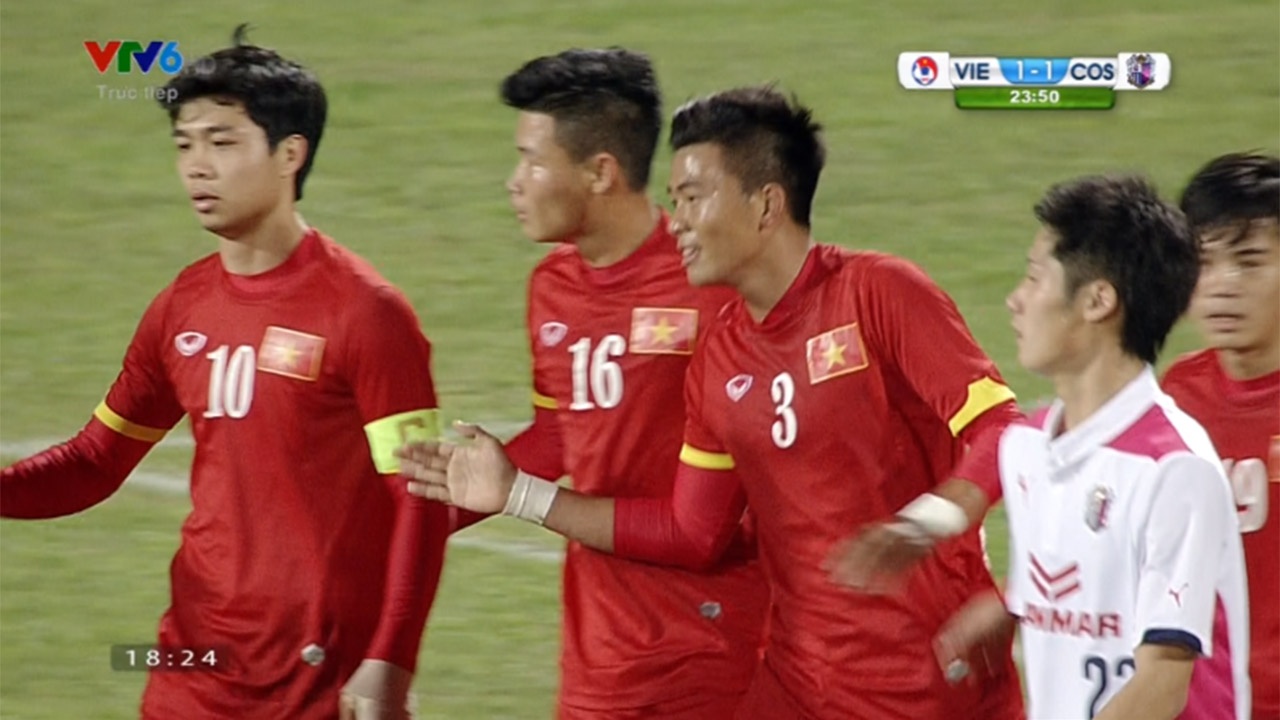 Manh Hung ghi ban sau pha da phat cua Cong Phuong hinh anh