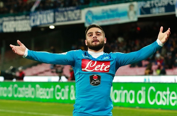 Pha vuot bong tuyet dep cua Insigne hinh anh