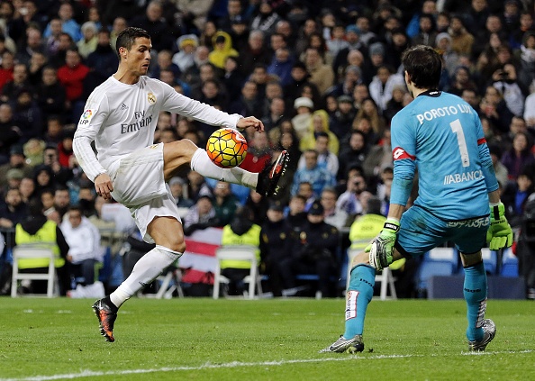 3 pha bo lo cua Ronaldo truoc Deportivo hinh anh