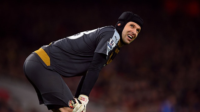 Petr Cech cuu thua an tuong vong 23 Ngoai hang Anh hinh anh