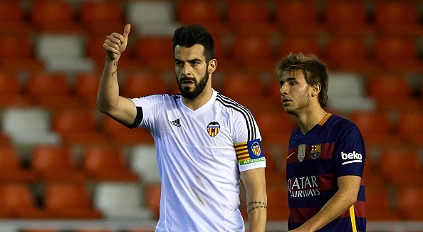 Tong hop tran dau: Valencia 1-1 Barcelona hinh anh