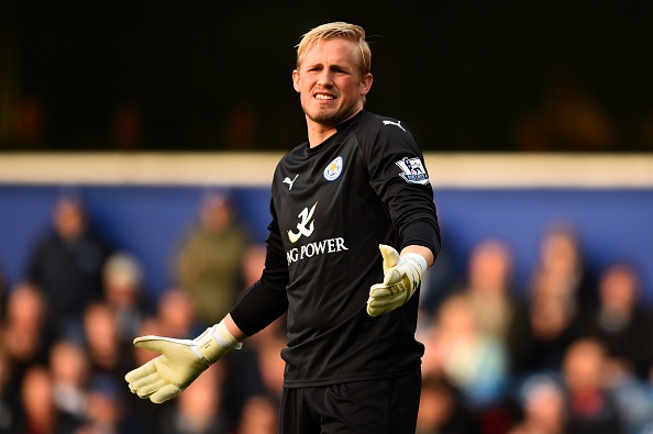 Kasper Schmeichel cuu thua hay nhat vong 26 NH Anh hinh anh