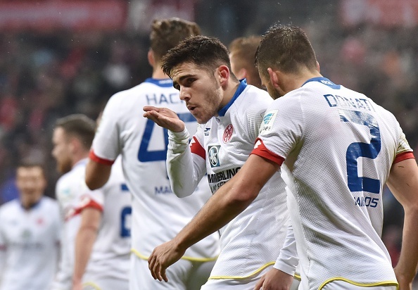 Bayern Munich bat ngo that bai 1-2 truoc Mainz hinh anh