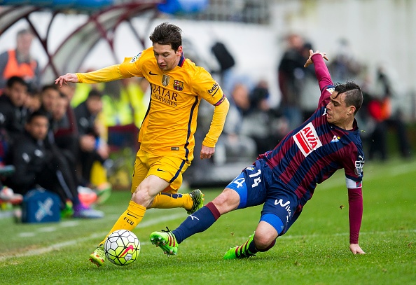 Tong hop tran dau: Eibar 0-4 Barcelona hinh anh