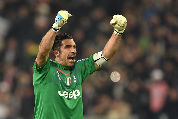 Juventus lap ky luc sau tran thang Sassuolo 1-0 hinh anh