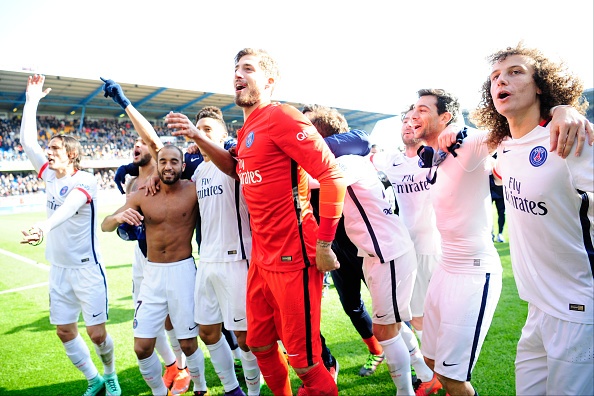 PSG vo dich som 8 vong sau tran thang 9-0 hinh anh