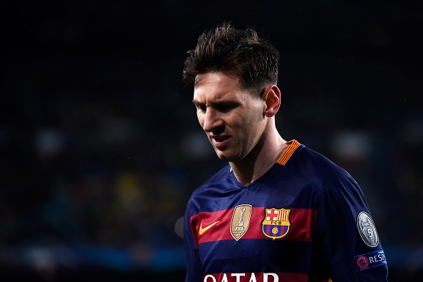 Thu mon Arsenal cuu thua xuat than sau cu sut cua Messi hinh anh