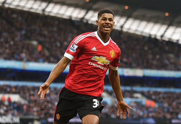 Ban thang cua Rashford vao luoi Man City hinh anh
