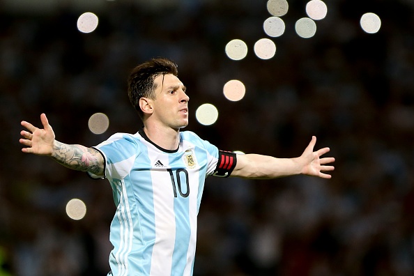 Nhung ban thang an tuong cua Messi trong mau ao Argentina hinh anh