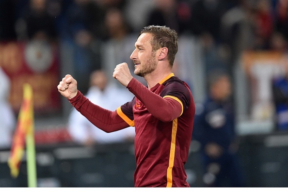 Totti ghi 2 ban giup AS Roma thang kich tinh Torino hinh anh